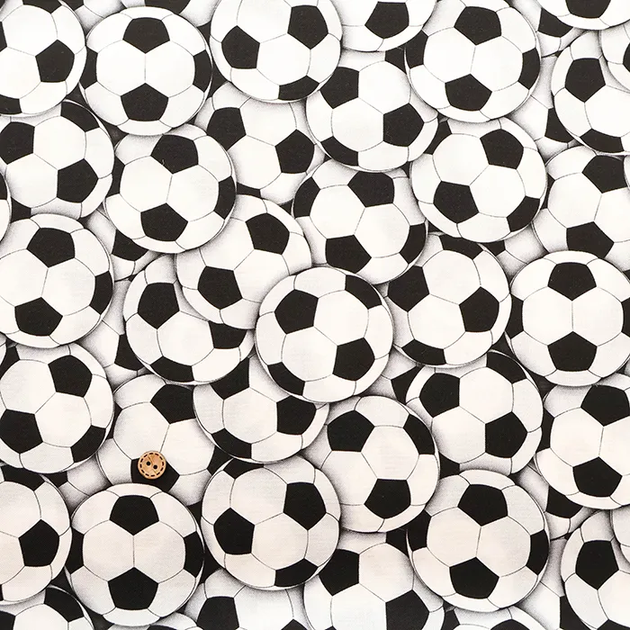 USAコットンプリント生地 TIMELESS TREASURES soccer ball