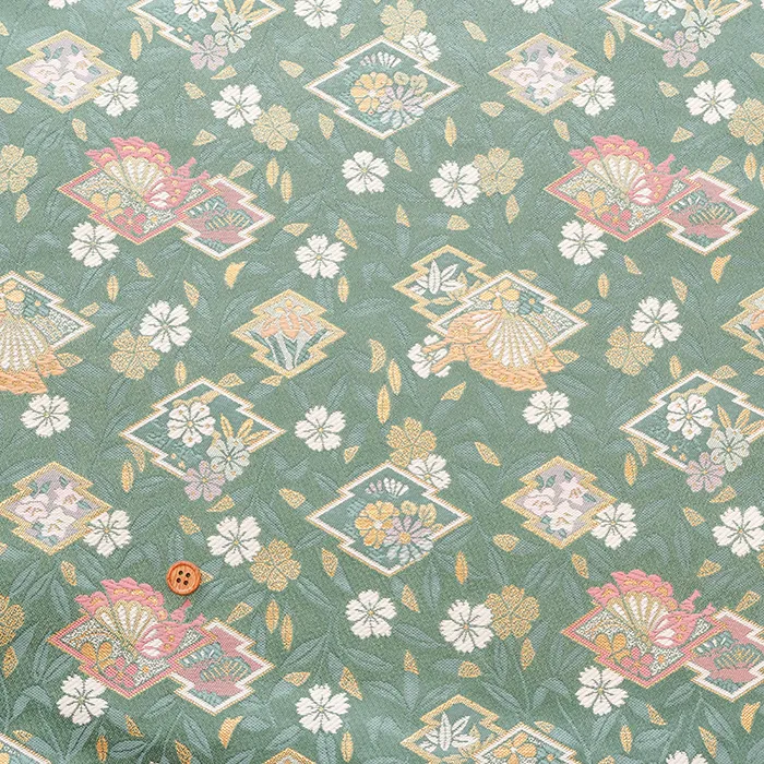 金襴 松皮菱と蝶
