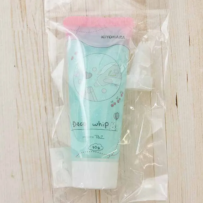 デコホイップクリアラメ 50g