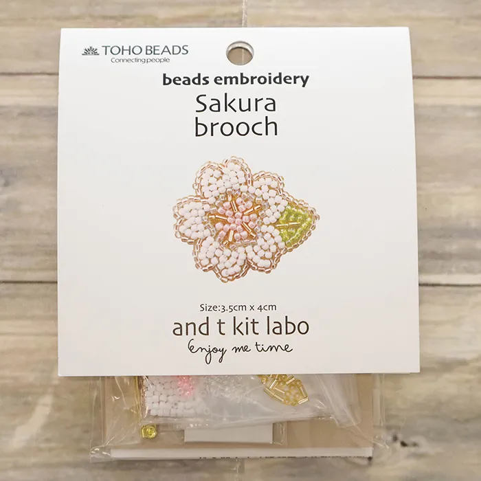お花刺しゅうブローチキット サクラ