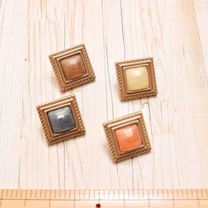 スクエアボタン 25mm
