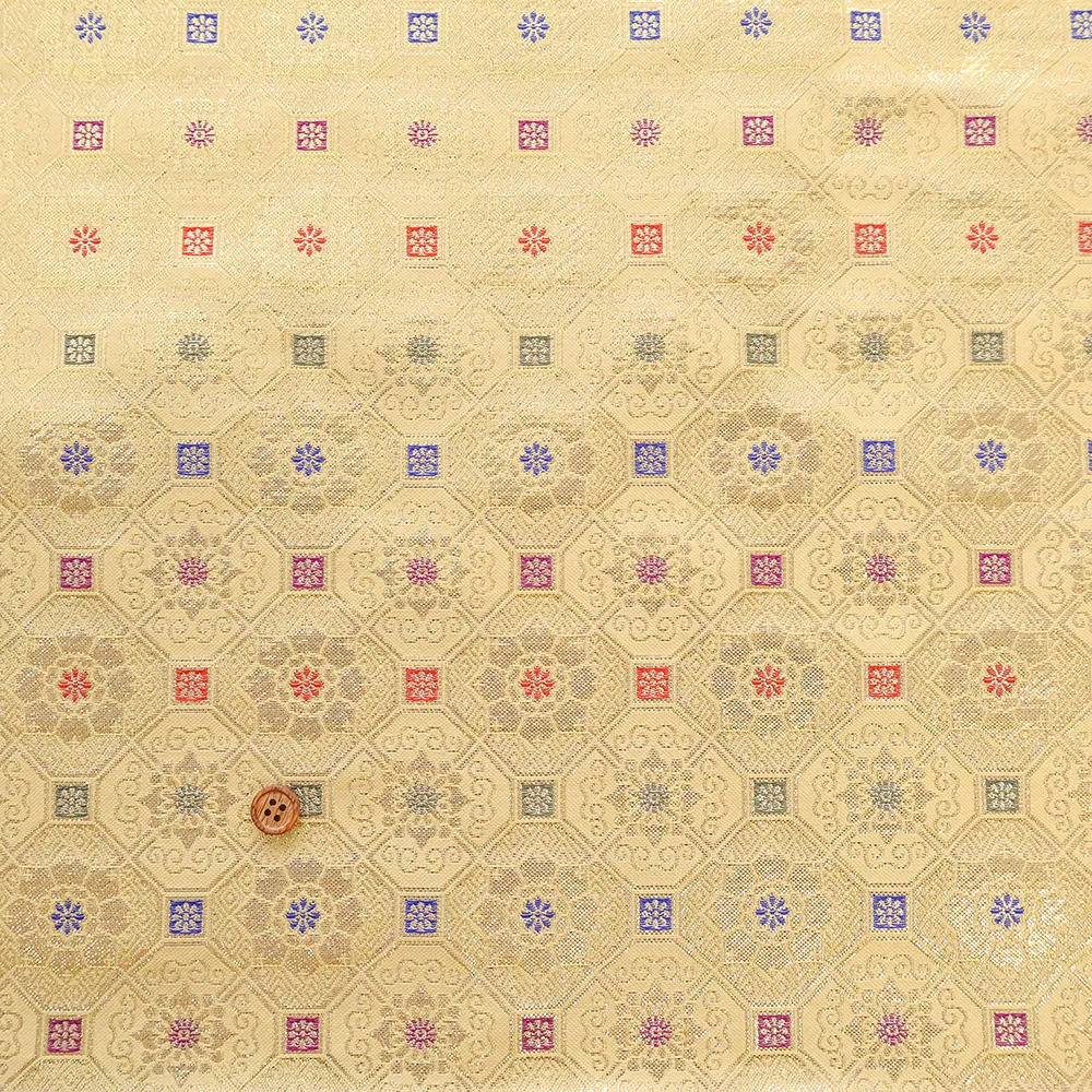 金襴 蜀甲小花文様