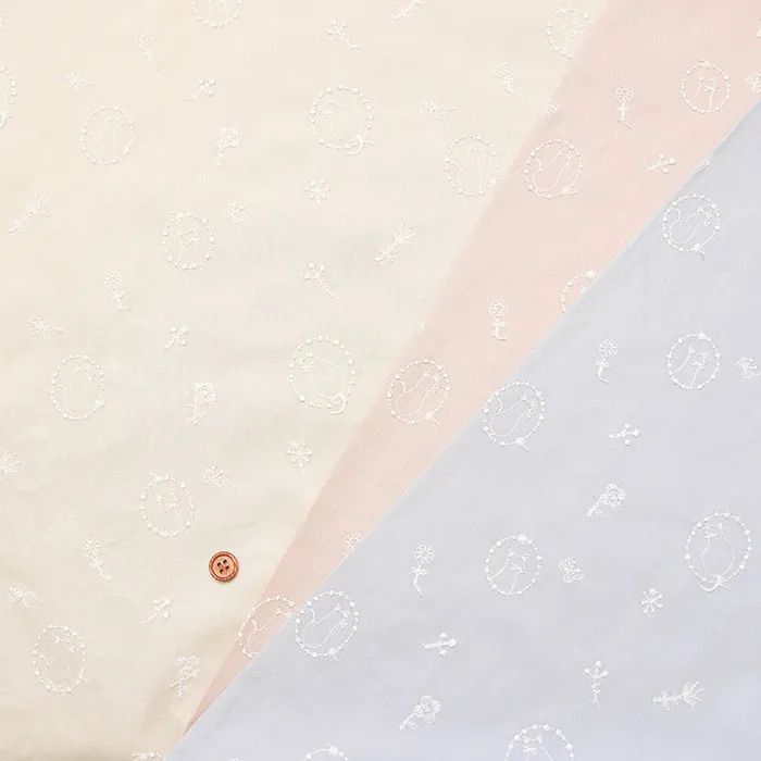 コットン 40ブロード刺繍生地 tocorocomugi コムギの森 ネコとリース